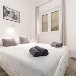 Bora Apartment Pula