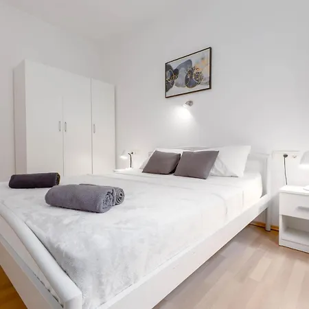 Apartament Bora Pula